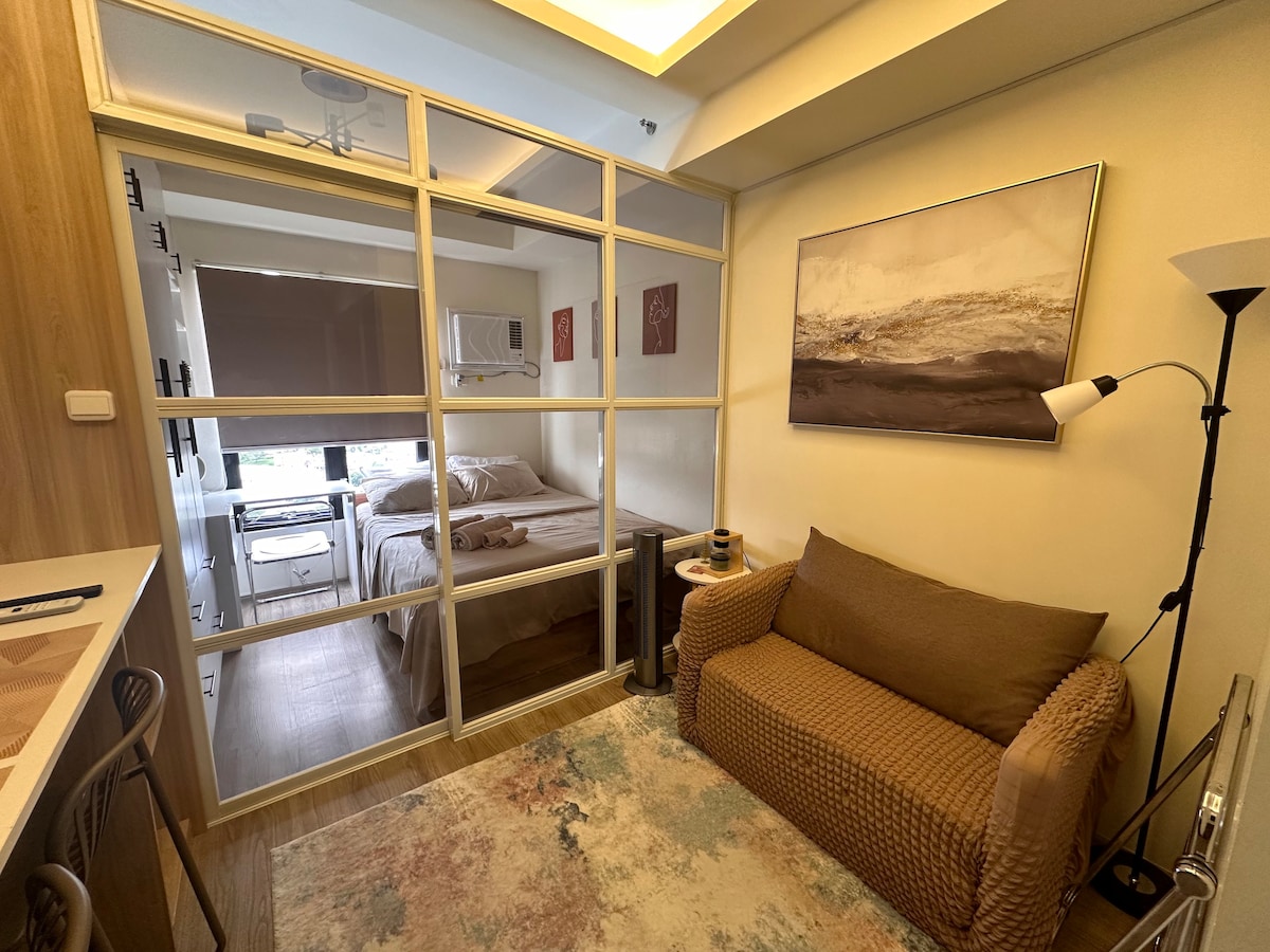 Fully Furnished condo at The Median Lahug