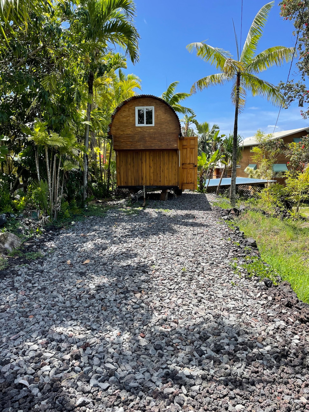 Aloha Tiny House - Walk to beach