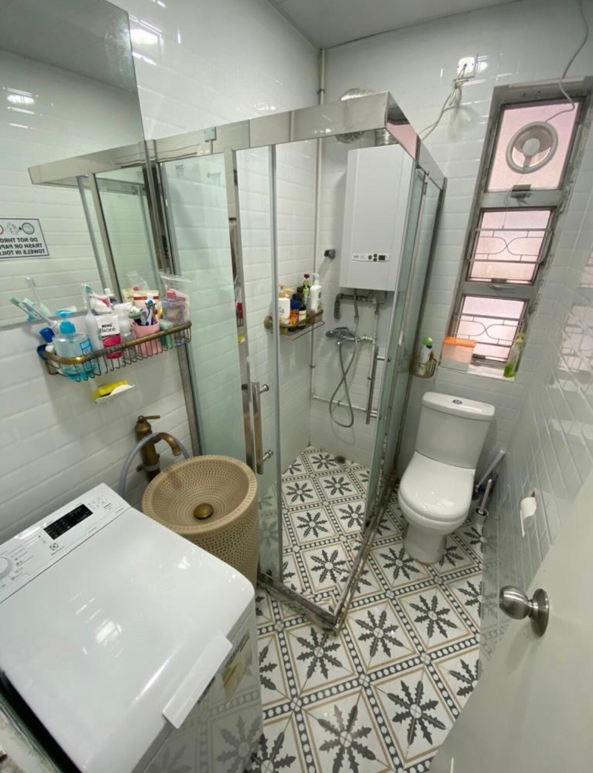 近香港大學特大私人房共用廚廁