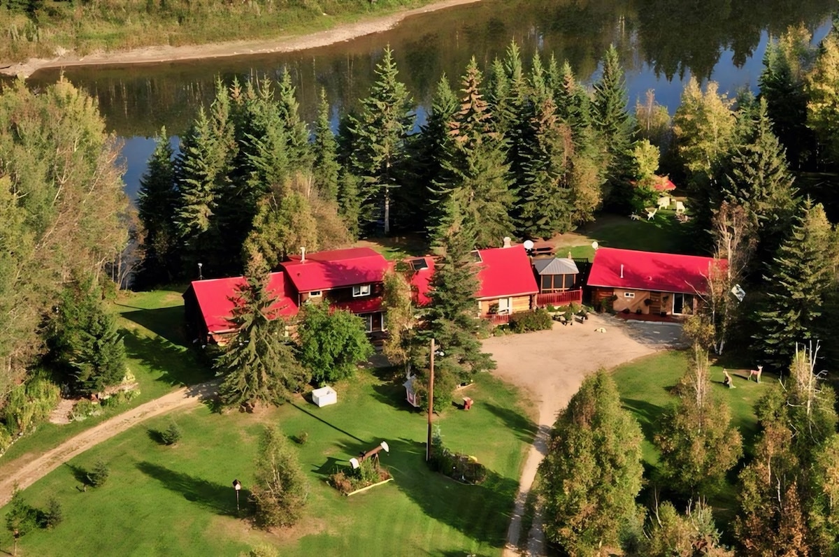 Large Log House with River Views