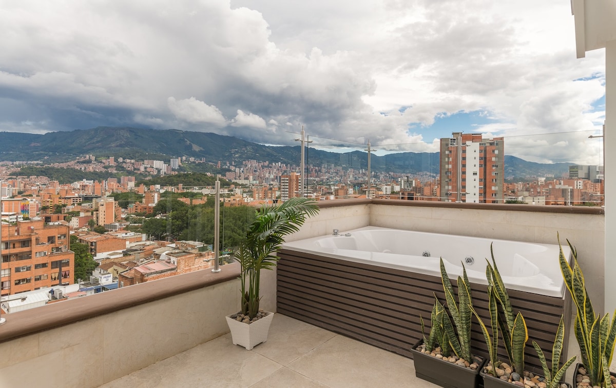 Beautiful penthouse in Laureles with jacuzzi