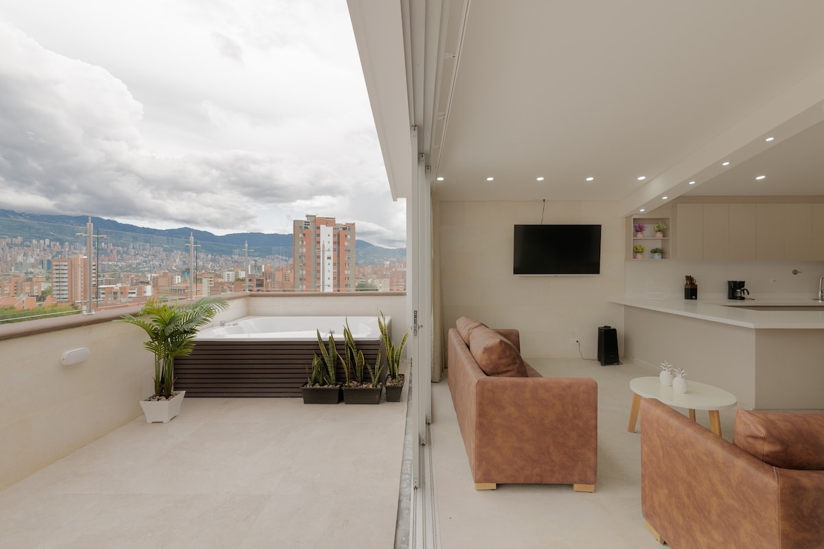 Beautiful penthouse in Laureles with jacuzzi