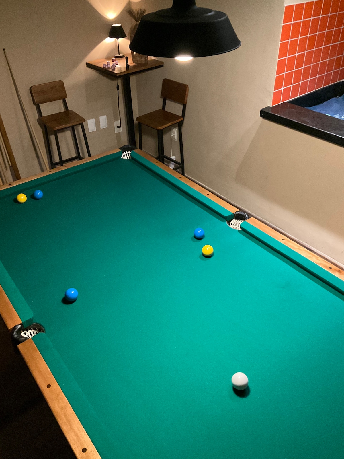 Ampla residência com Snooker bar