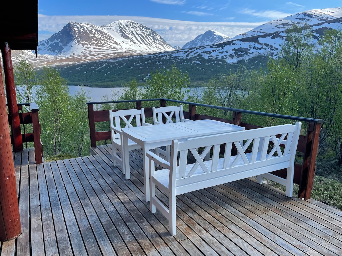 Hytte i fjellet med fantastisk natur og utsikt