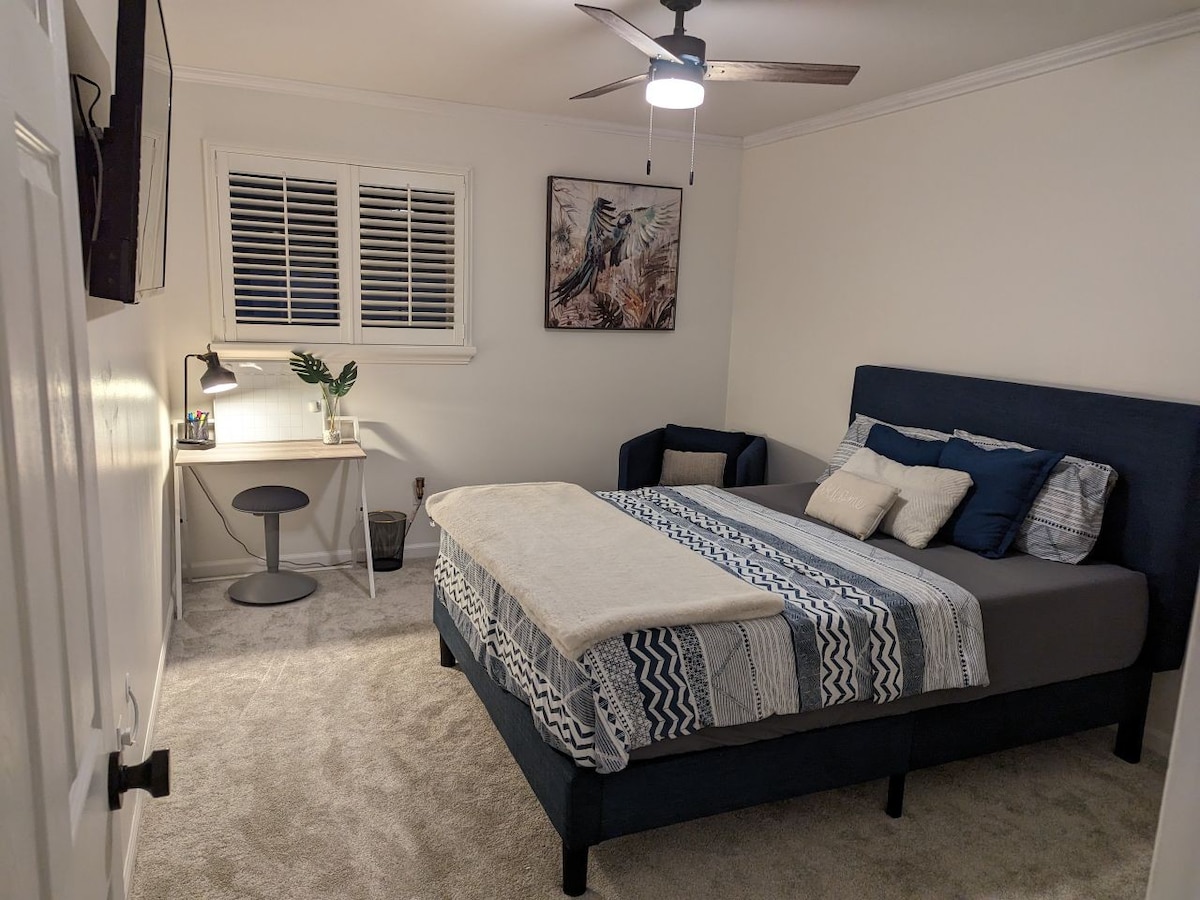 Cute private bedroom off i295 JAX