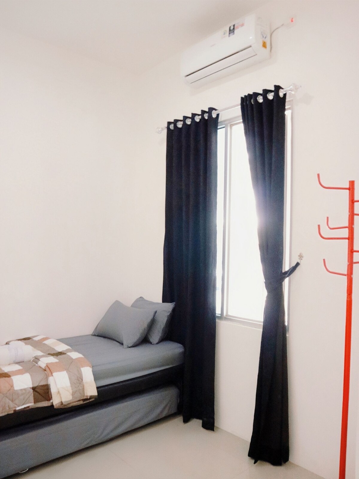 Casa Homestay Citraland (2 bedrooms & 1 bathroom)