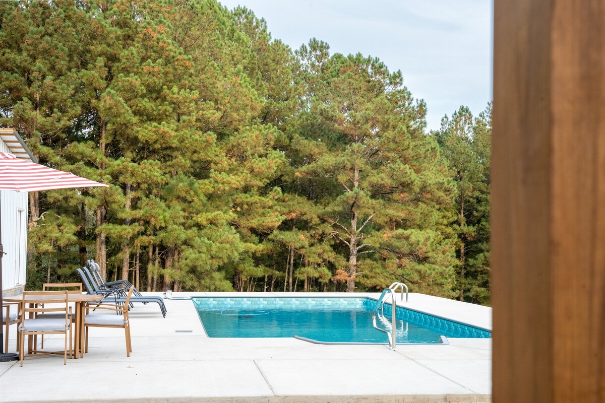 Private Bedroom and Bathroom, New Build, Pool!