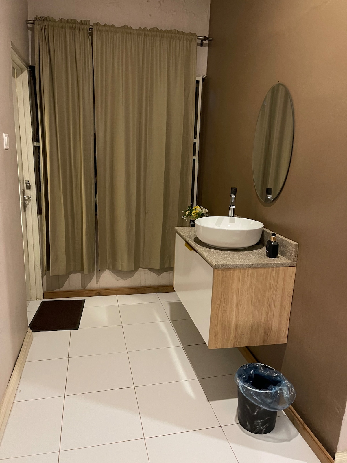 Spacious Elegance: 2 BR Condo in Gbawe, Accra