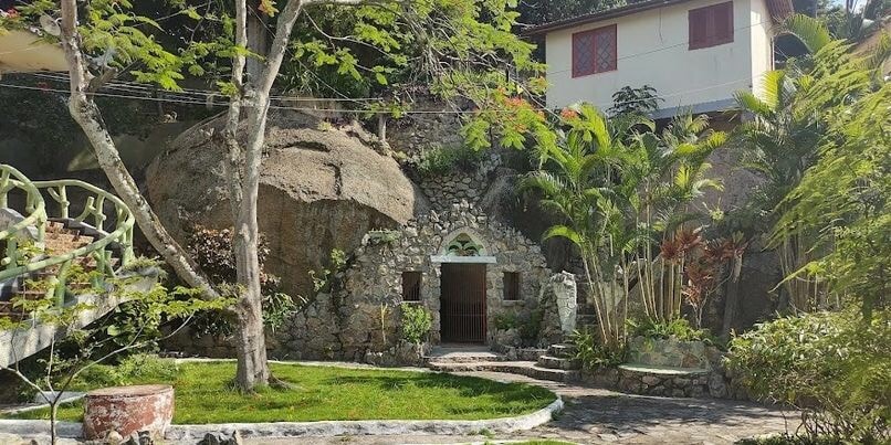 Chácara Moreninha  Casa da Gruta