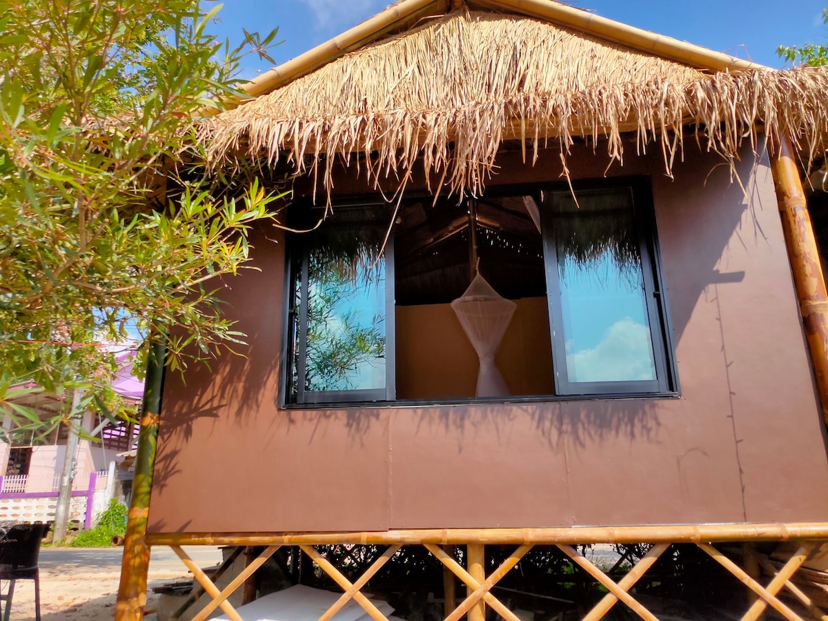 Bamboo hut Kok river site