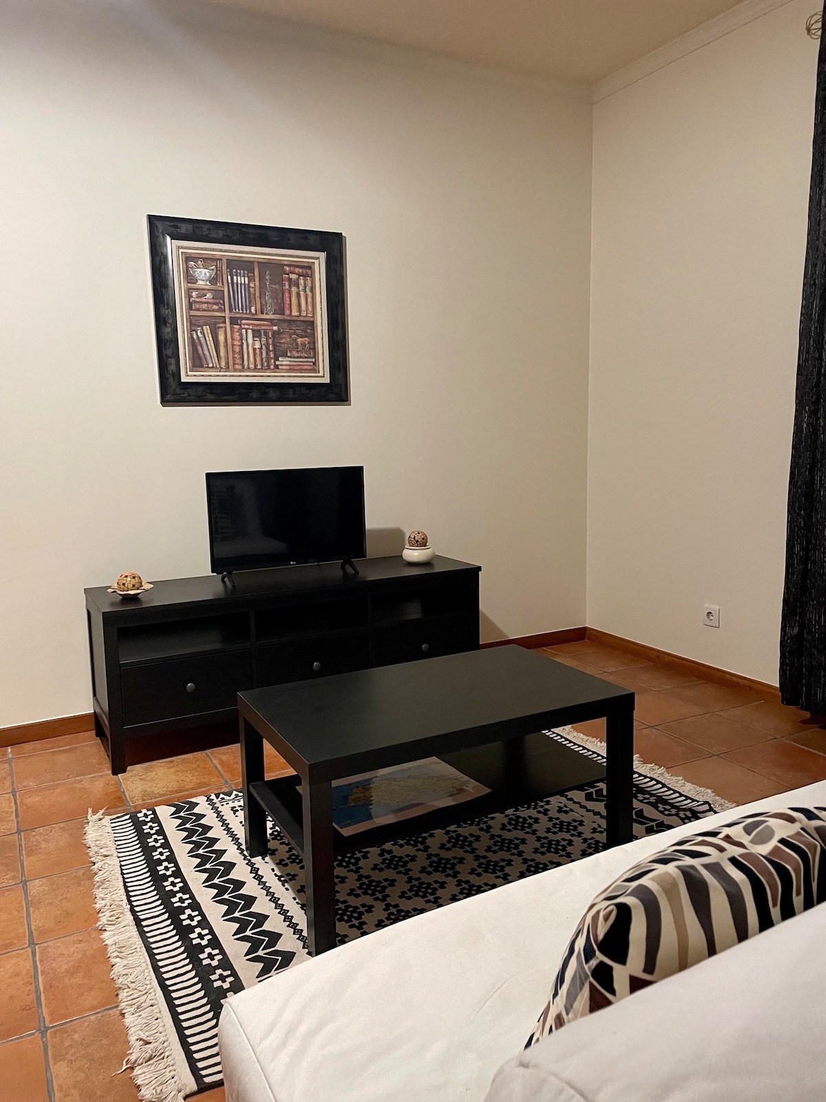 Old Zone Apartment - 3B