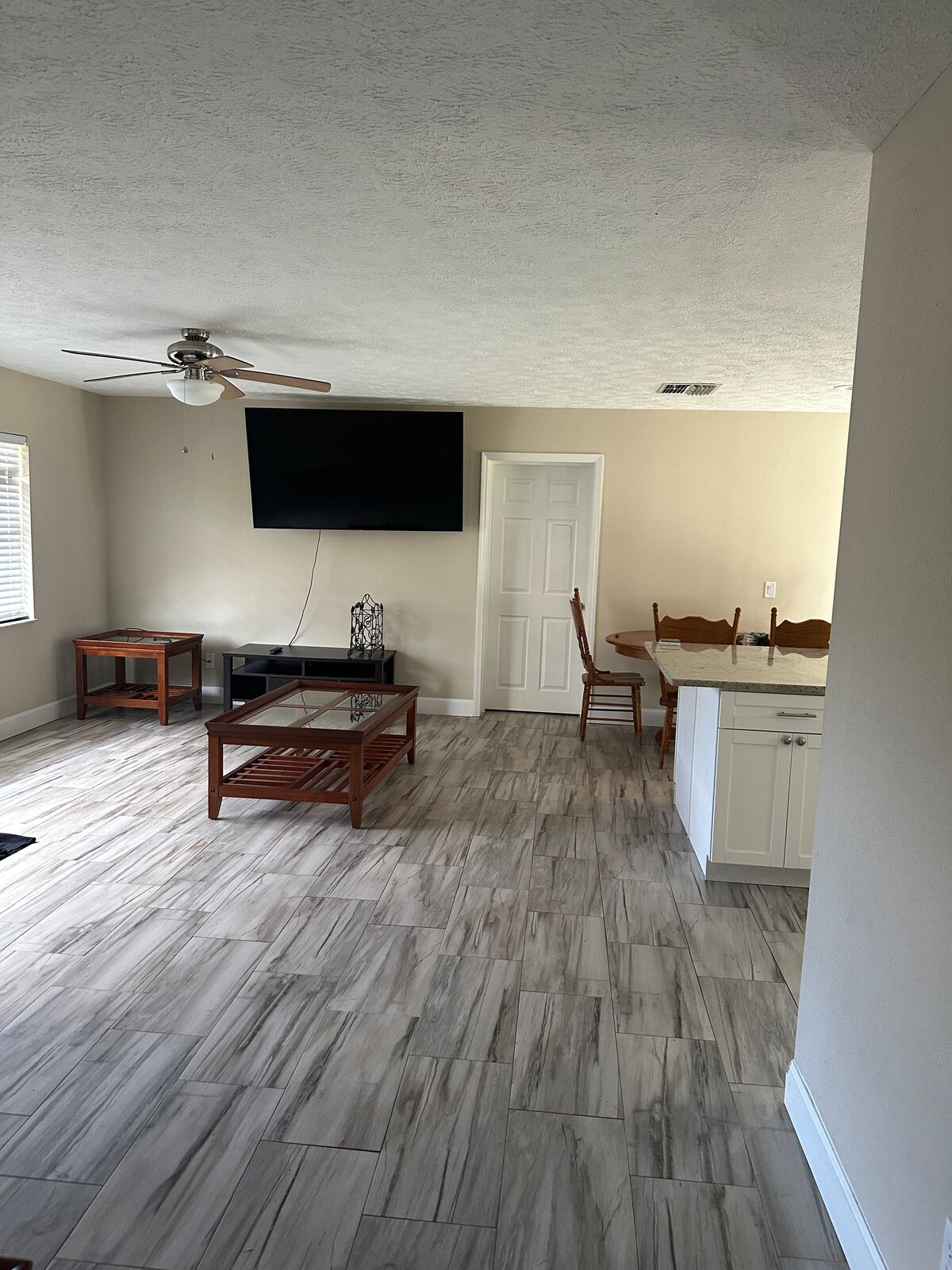 Small-town home 45 mins from Tampa or Orlando