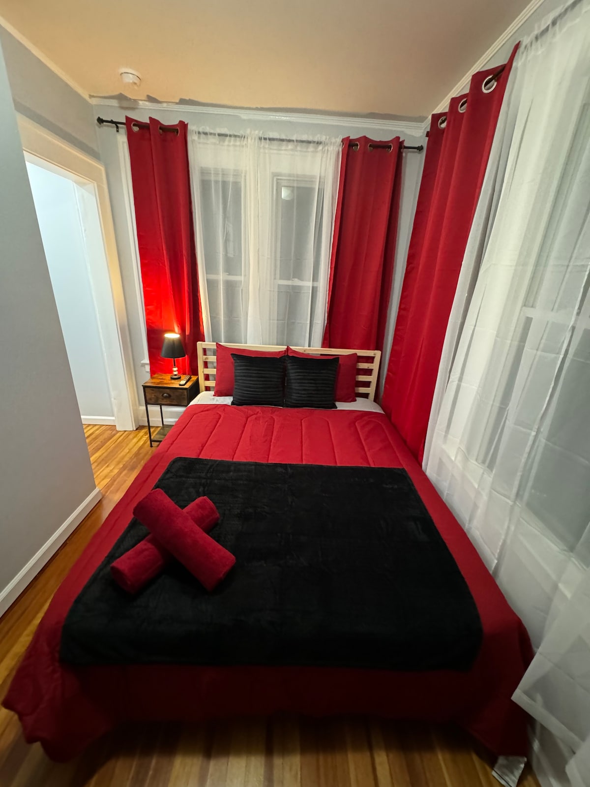 Private Room Near Airport & NYC 1