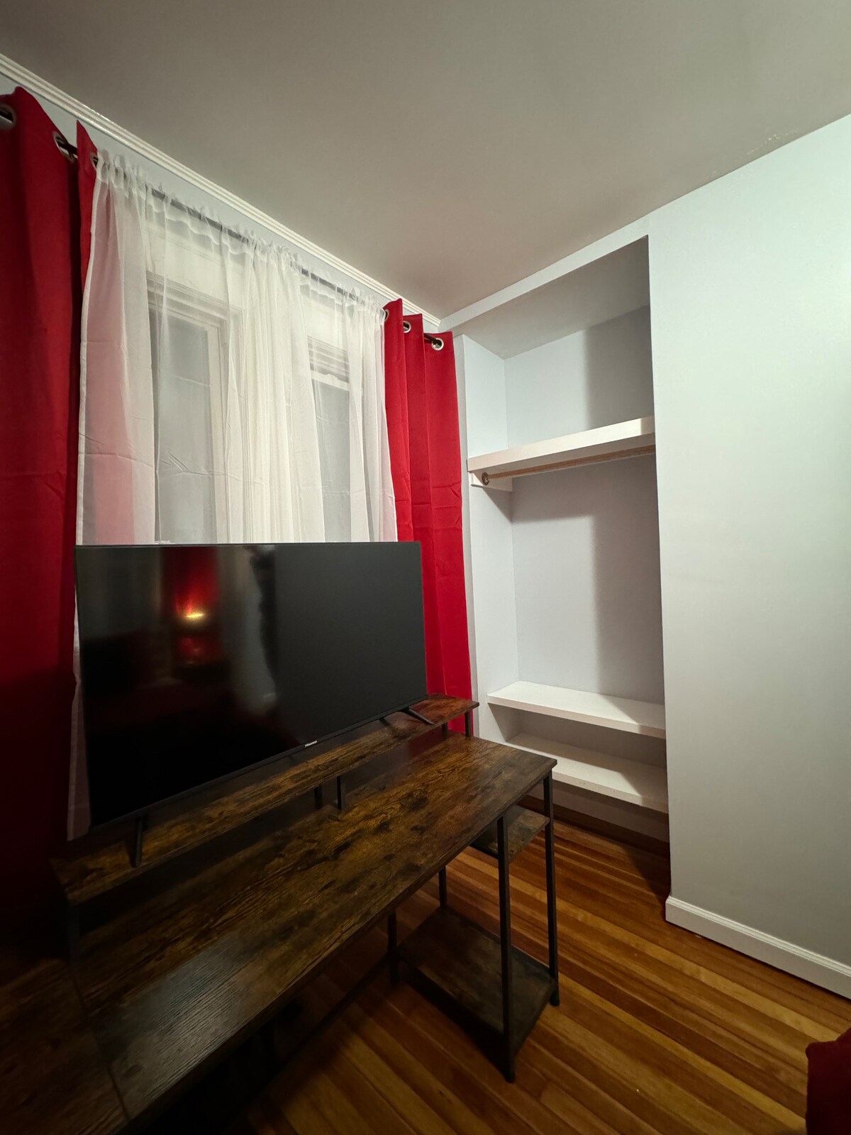 Private Room Near Airport & NYC 1