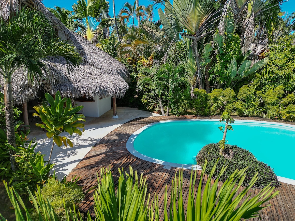 BeachFront Private Pool Entire Villa Colette