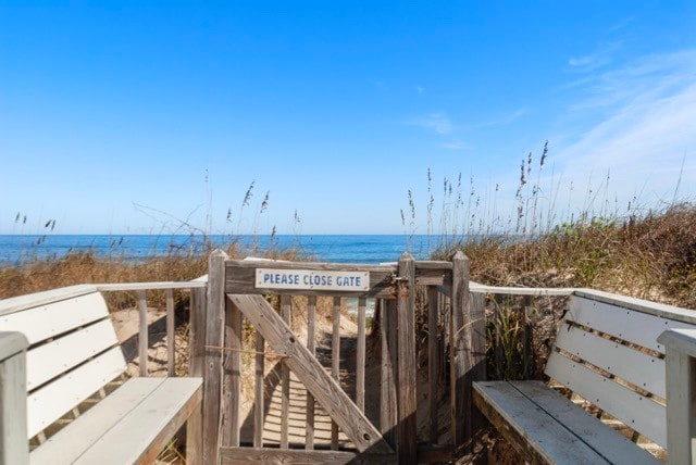 Direct Ocean Front 2BR w/ Pool