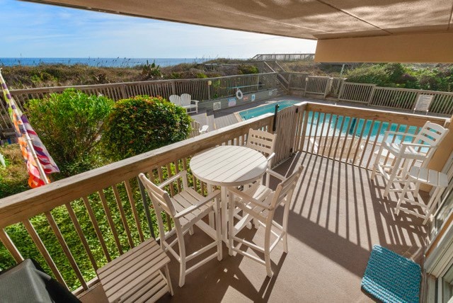 Direct Ocean Front 2BR w/ Pool