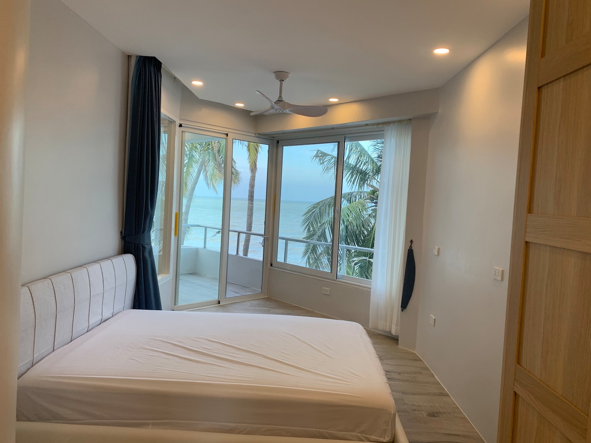 Newly renovated Beach Condo Hua Hin full sea view