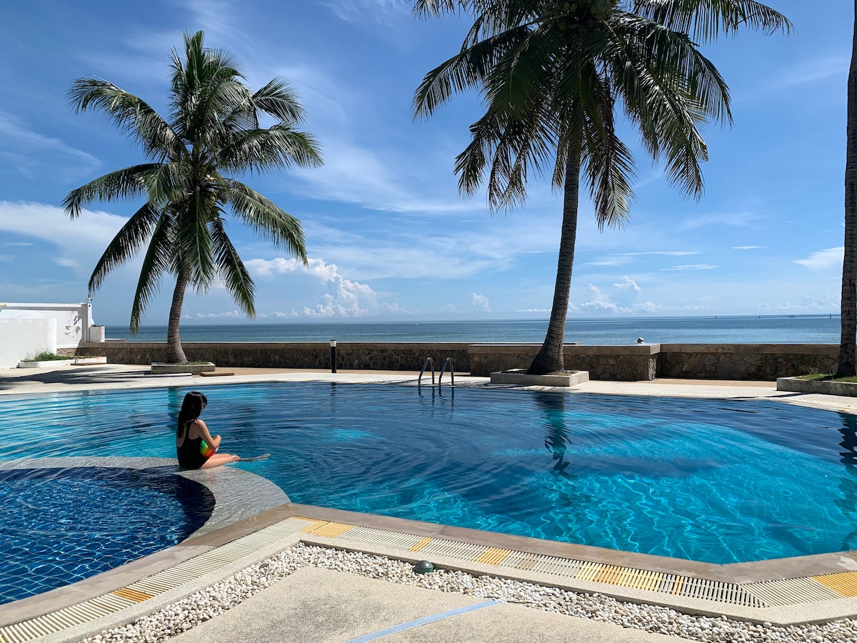 Newly renovated Beach Condo Hua Hin full sea view