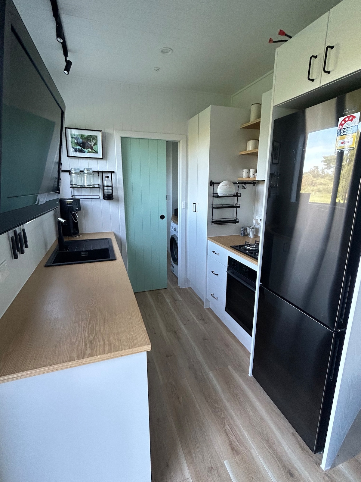Tui Tiny House farmstay - kids and dogs welcome