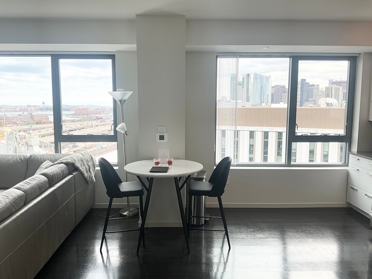LUX 1BR with City Views