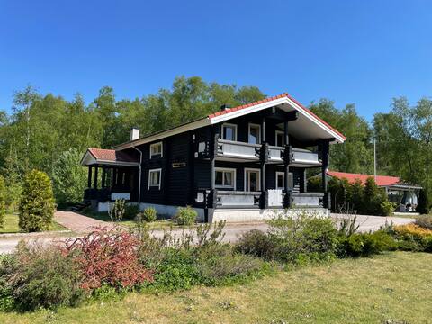 Hubane palkmaja Villa Uuekadaka