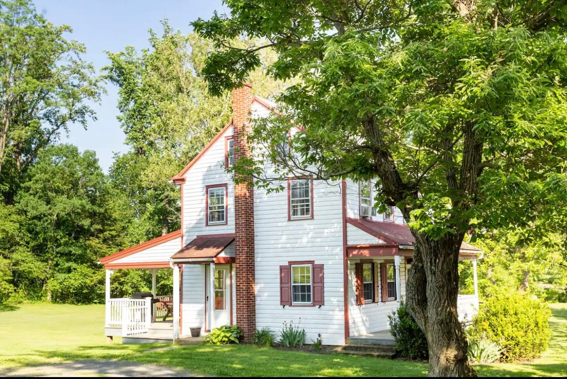 The Peaceful Creekside Cabin!