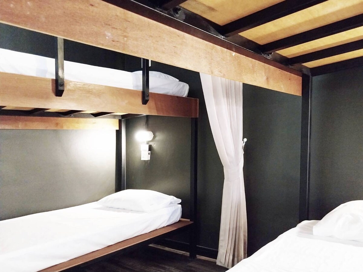 W168hostel :Mix Dormitory 14 Bunk Bed