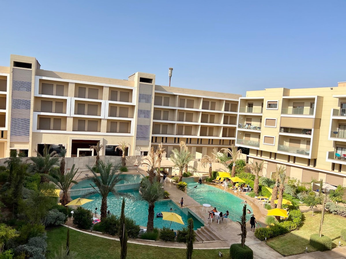 Marrakech带游泳池的公寓