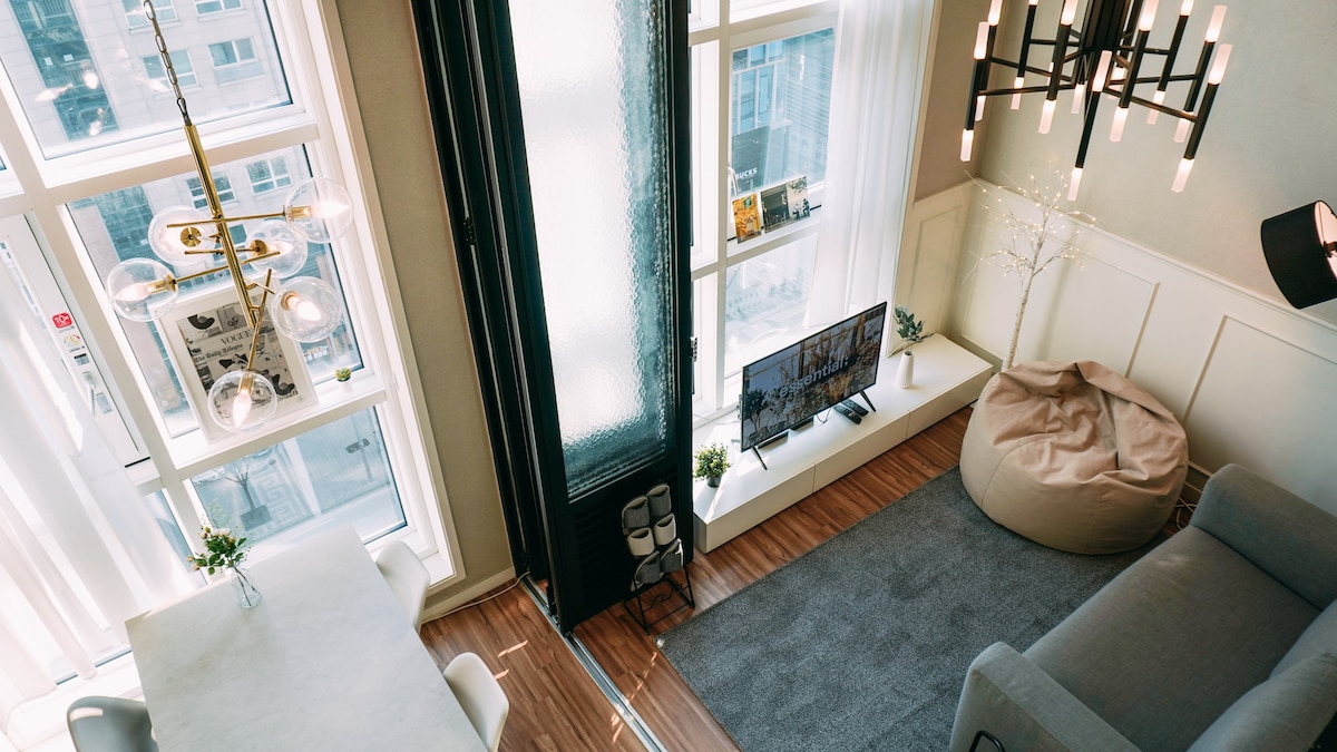 Stylish Double-Floor Apartment near COEX.