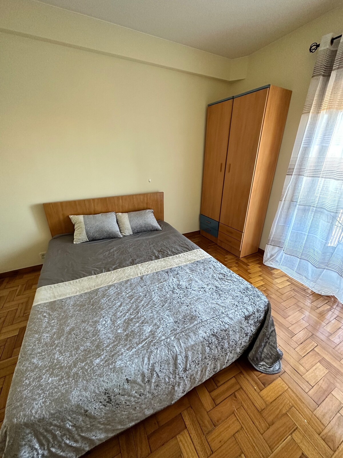 Уютная  комната в центре города Брага.