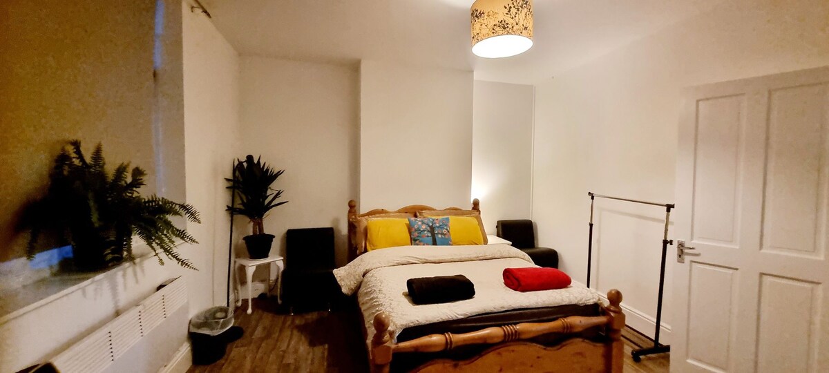 Cosy split-level 2 bed apartment