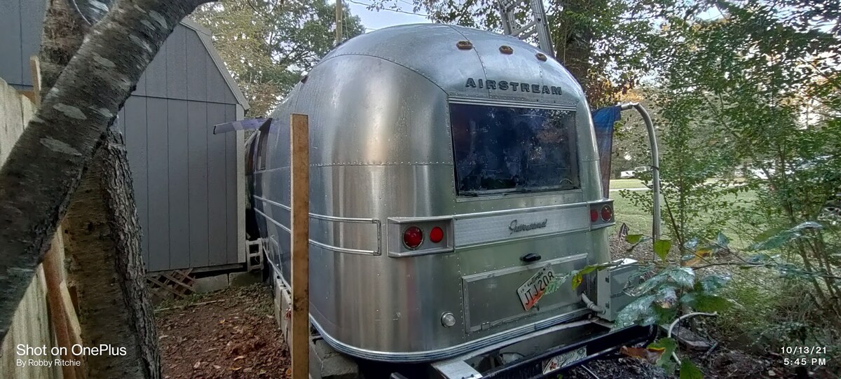 Vintage Airstream on Smith Lake