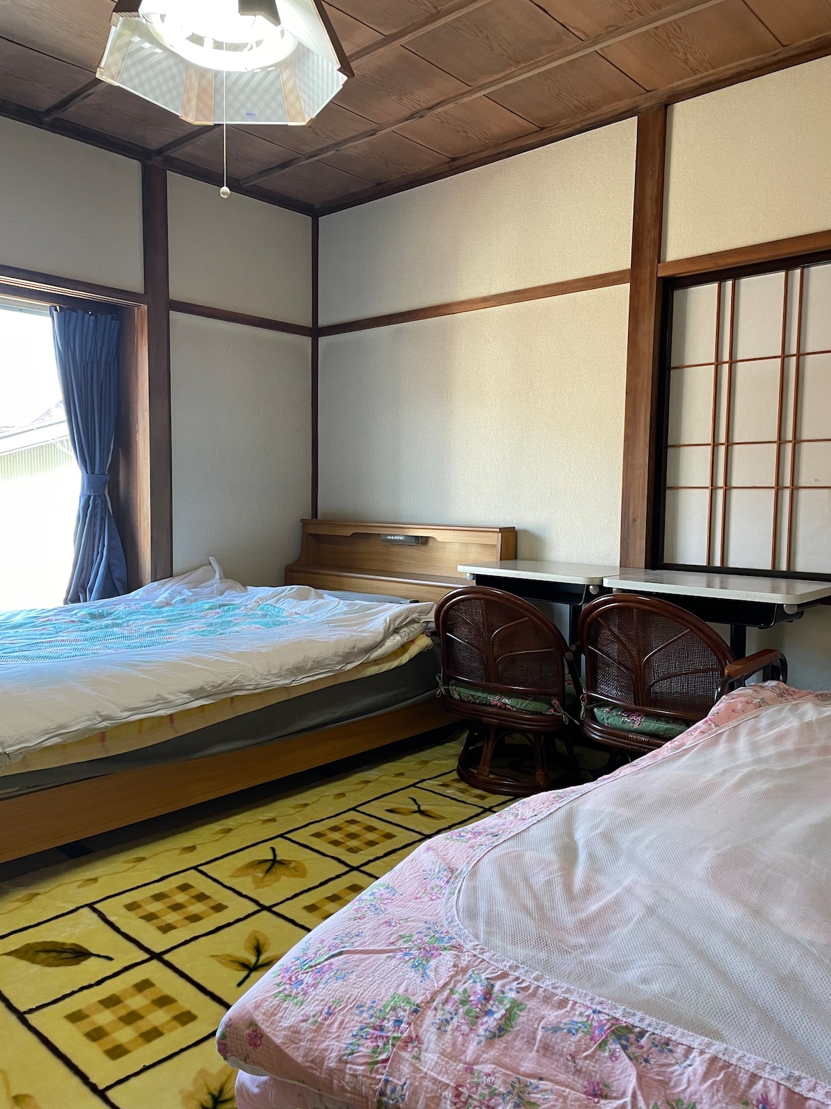 寝室2/ 和室/ベッド/ 1～2名様まで/泊まるx遊ぶ/JR辰野駅徒歩４分