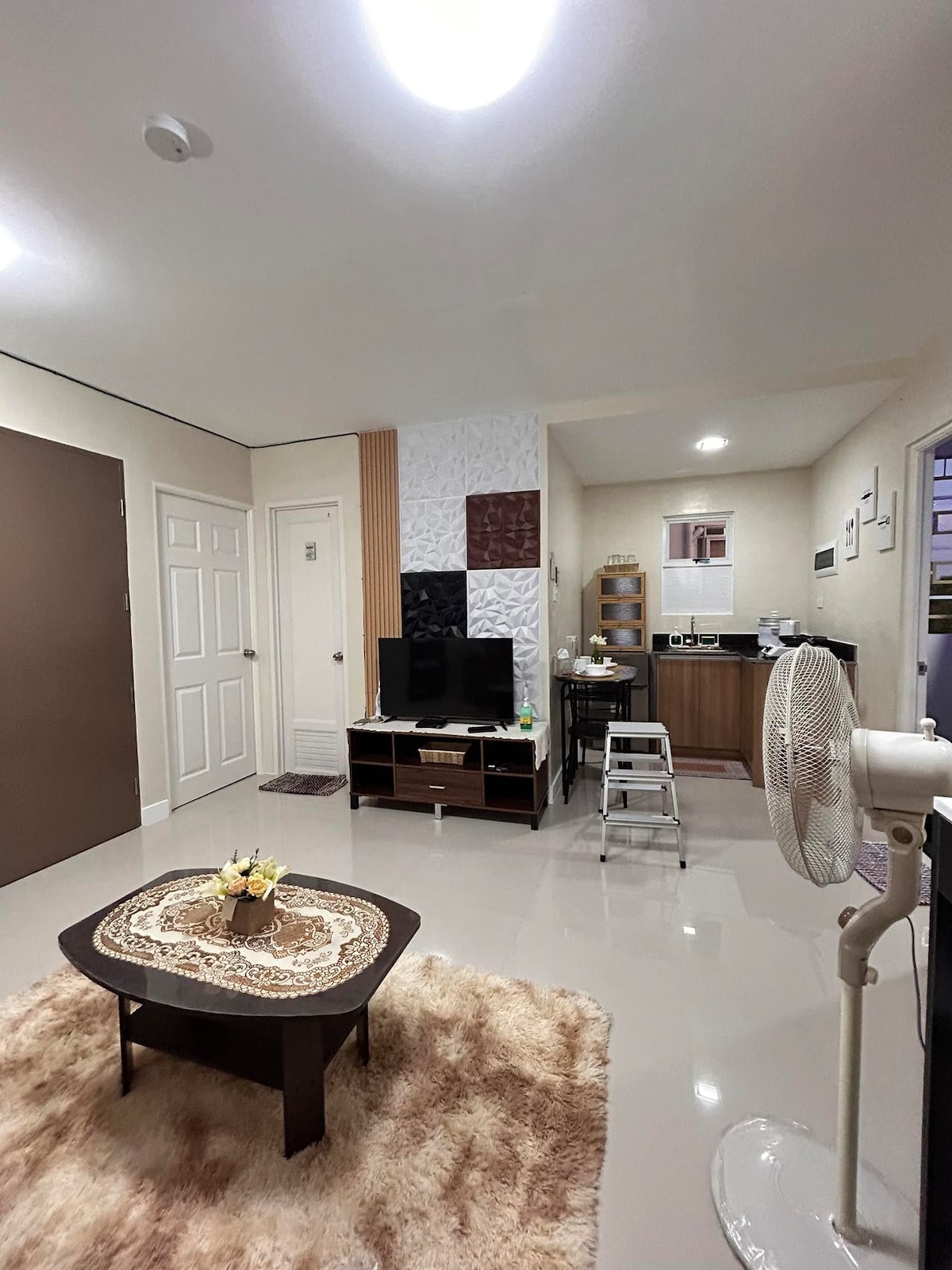 Aishi Place Staycation Binangonan Deluxe Suite RM1