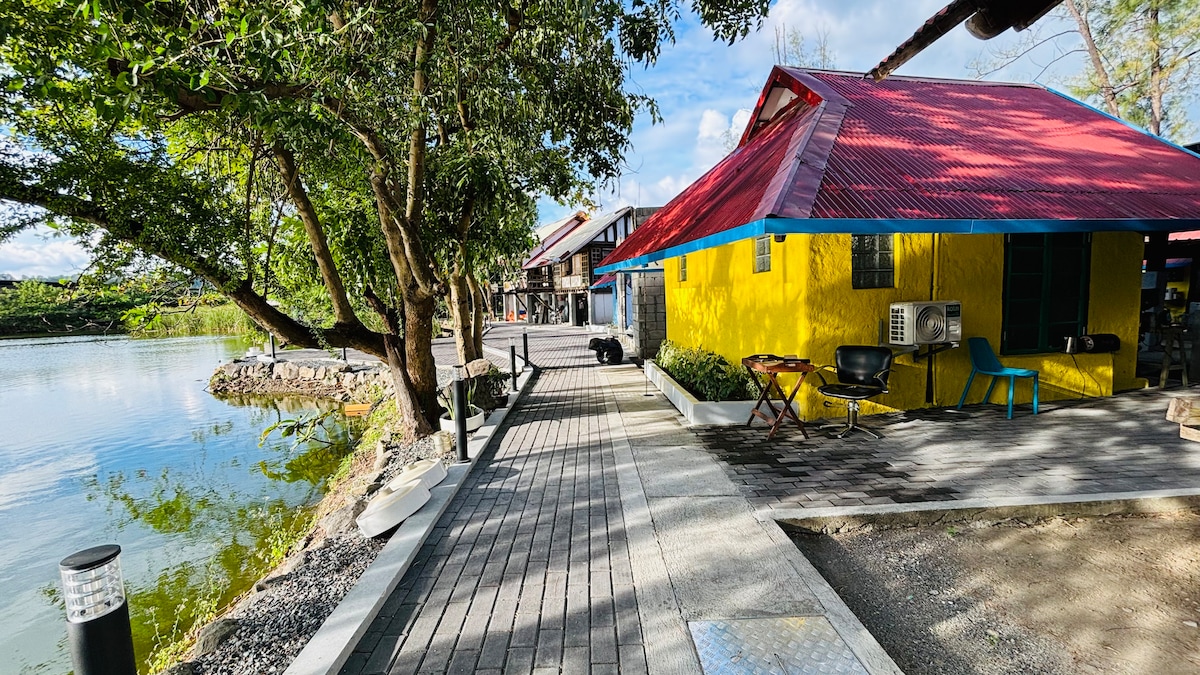 Villa By the Lake with Breakfast