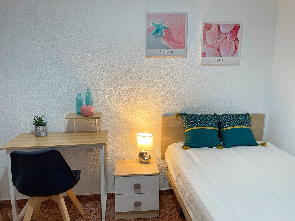 Cozy Room in Catarroja, Valencia