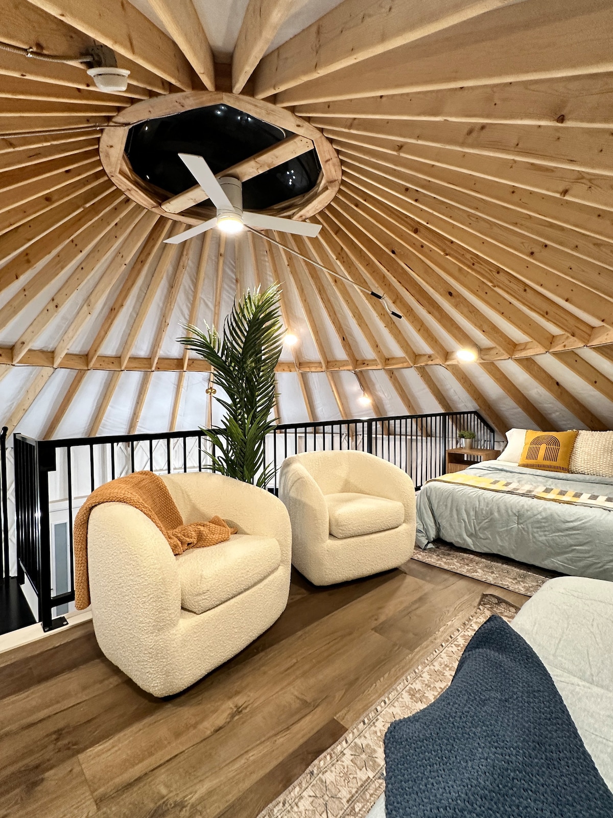 Dual Deluxe Yurts w/ Striking Views in Nature