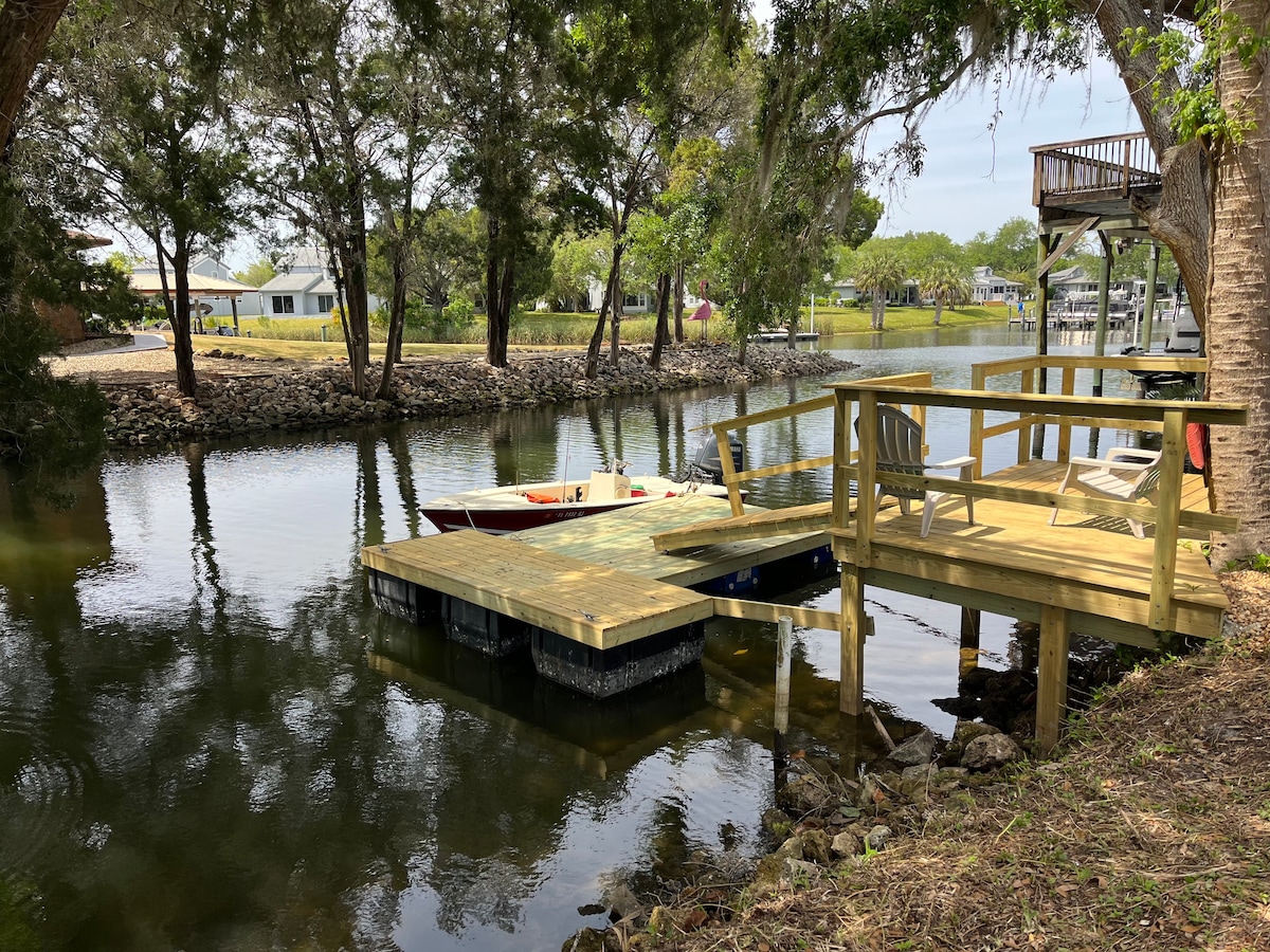Waterfront | Private Dock | Kayaks | Fenced Yard