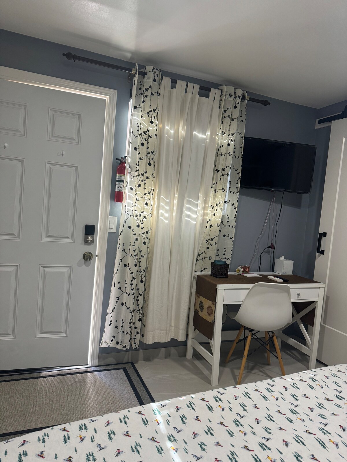 Cozy new Private room/studio in Moreno Valley!