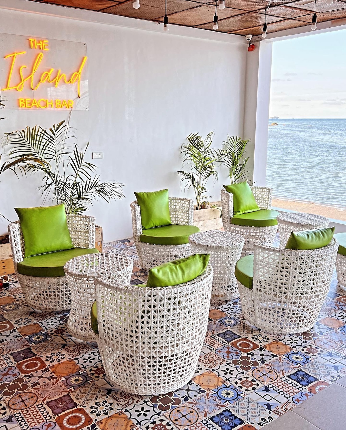 Island Beach Bar and Resort