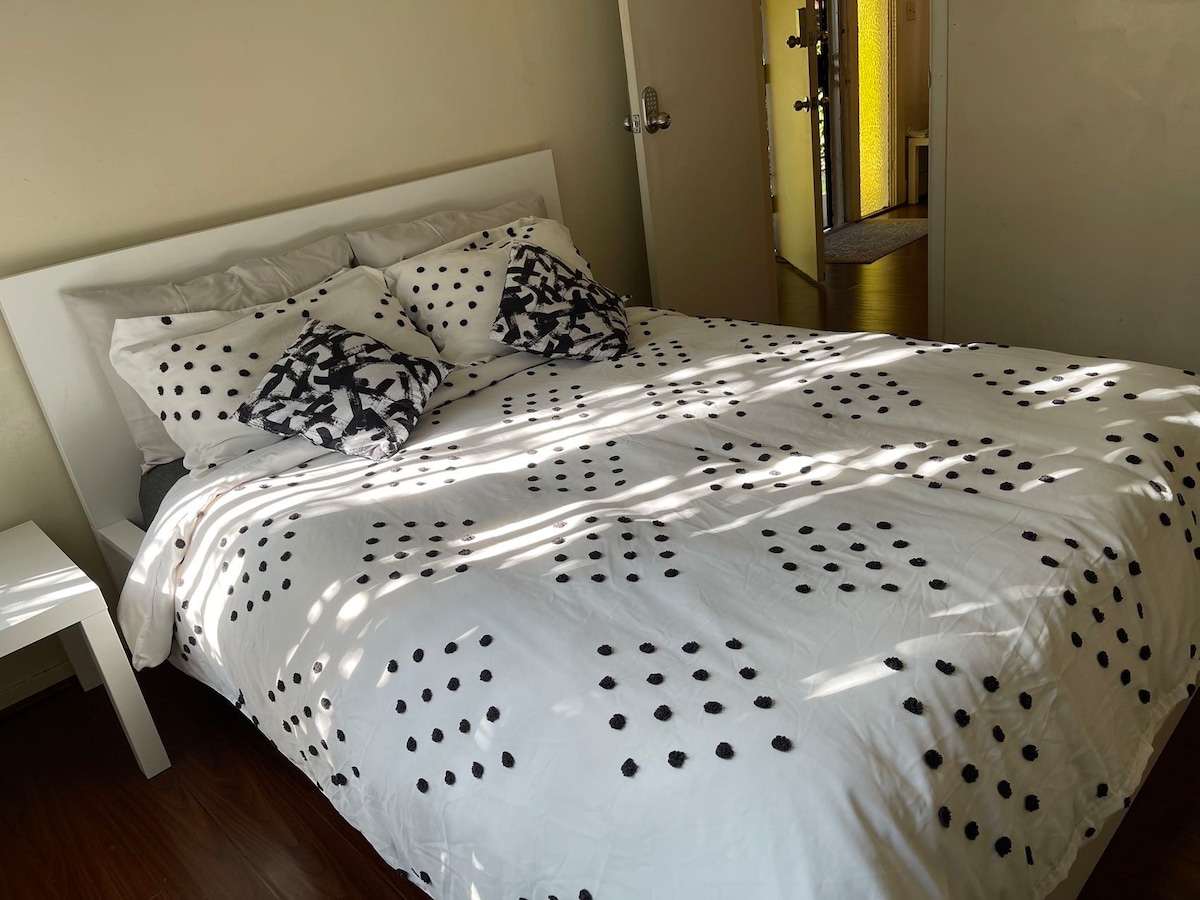 Sunny #G/queenbed/private TV/near Universal studio