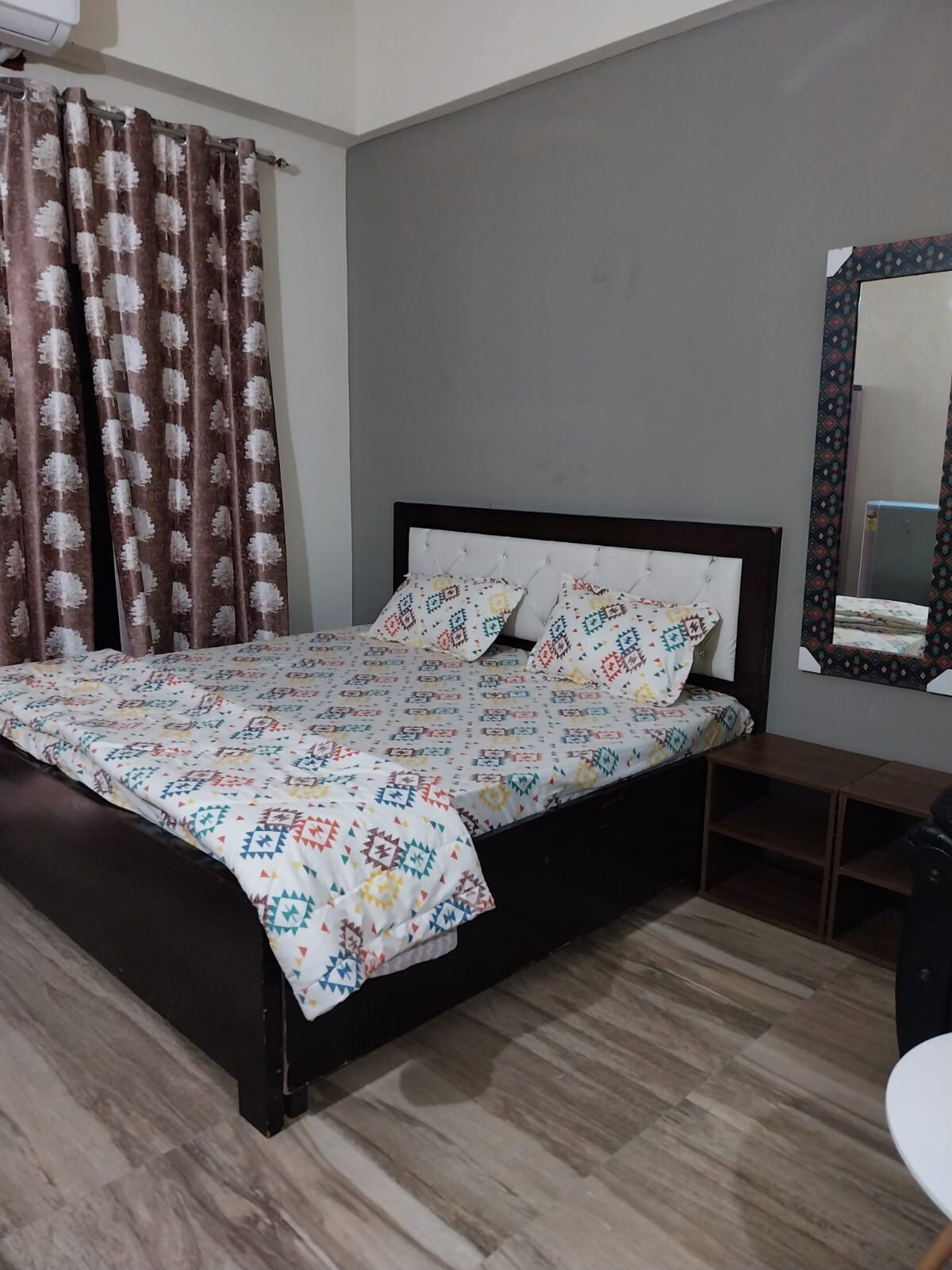 Beautiful clean rooms in Greater Noida