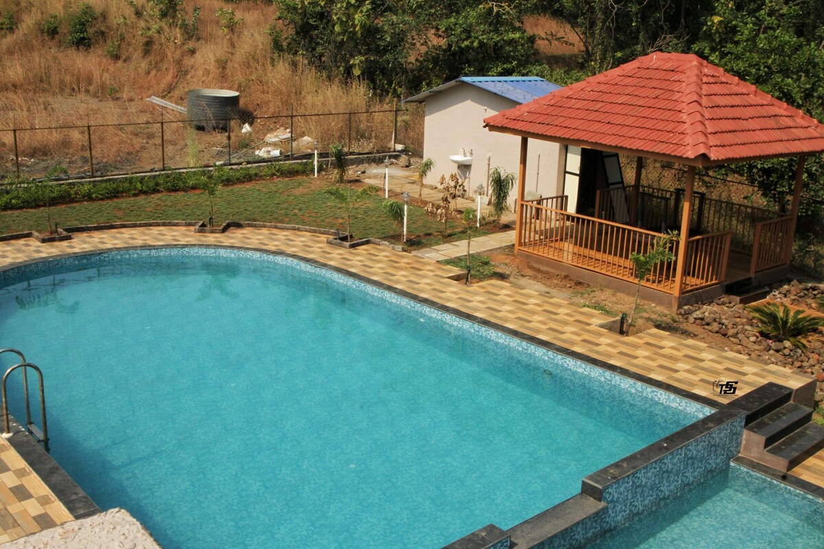 Lavish Hill resort with pool