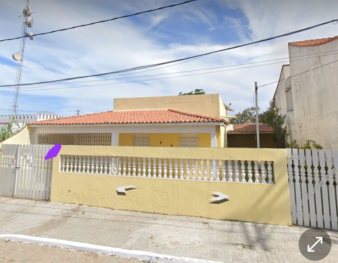 Casa charmosa  e bem localizada