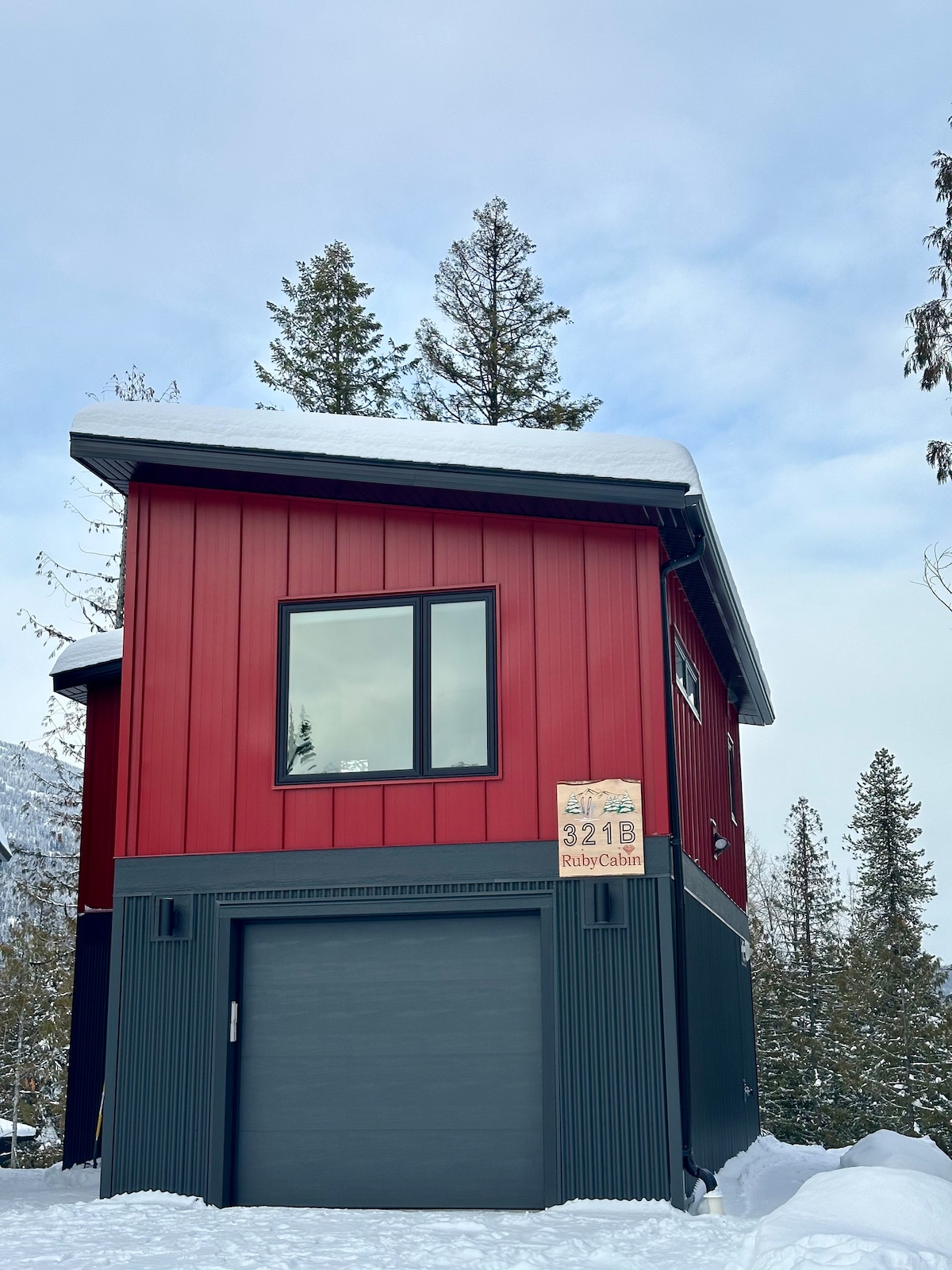 Ruby Cabin at
RED Mountain Resort -
10 min walk