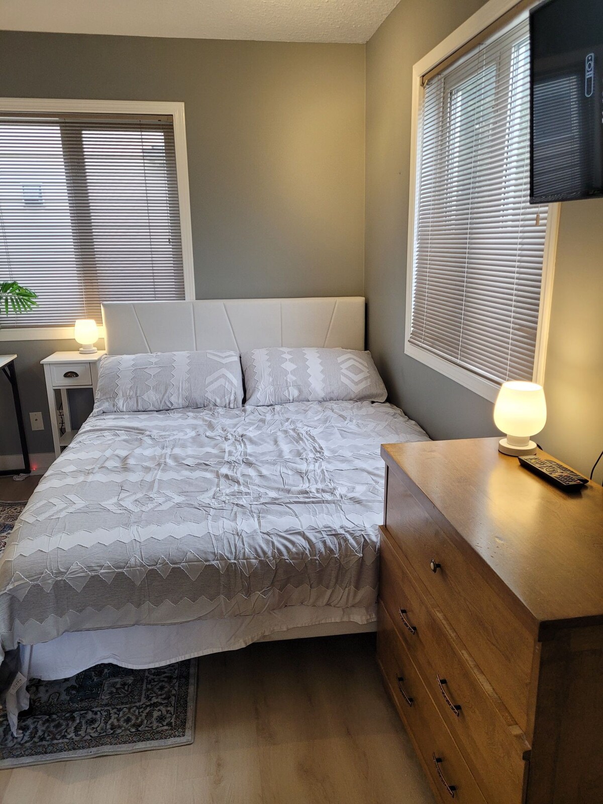 Cozy Studio Suite, Patio, Free Parking