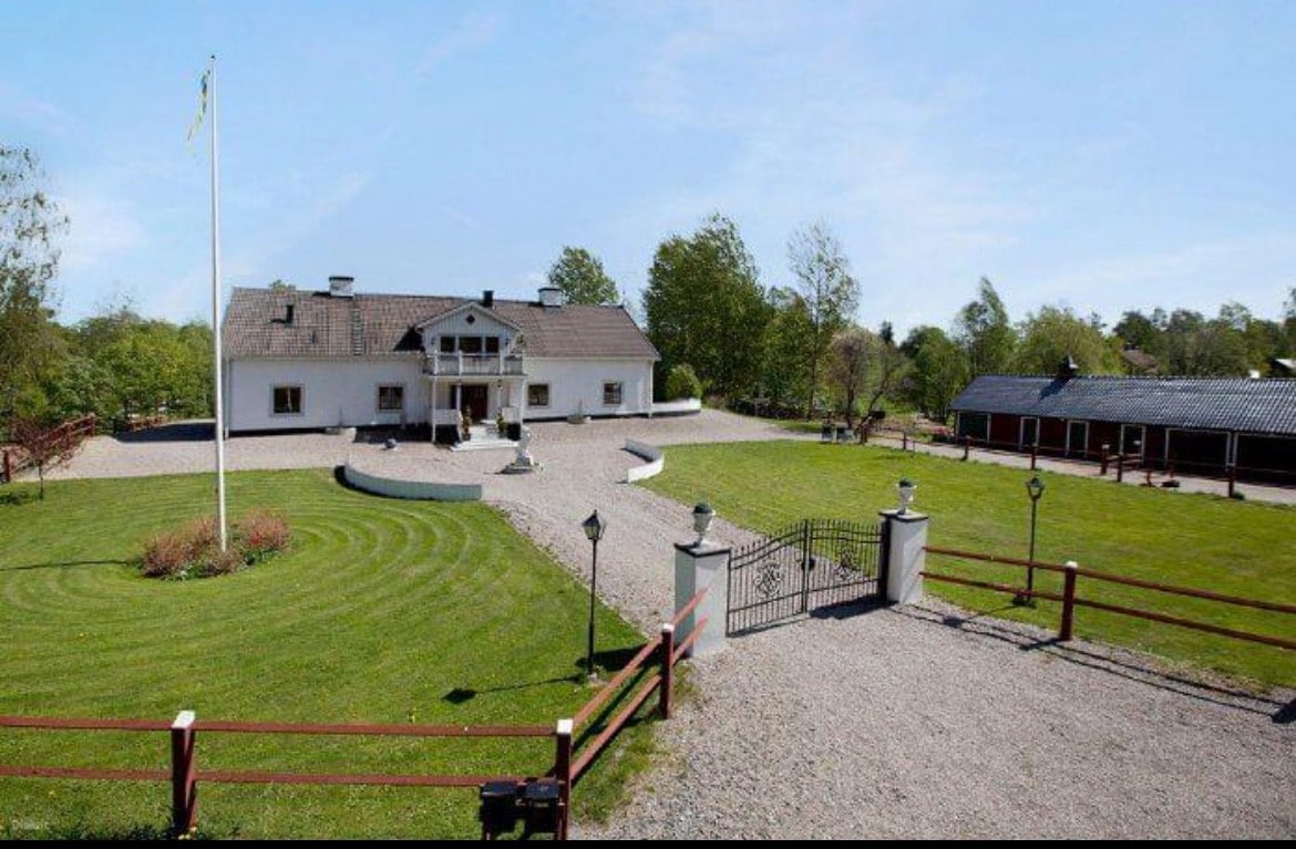 Stort hus för 12 i lantlig miljö, nära Askersund