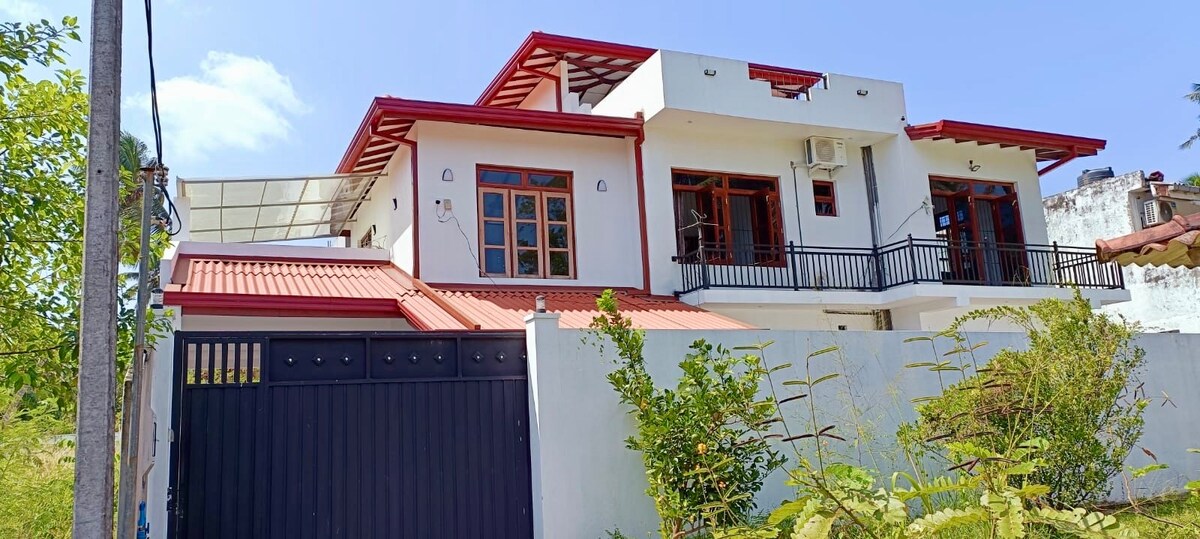 Sri Lankan Luxury House