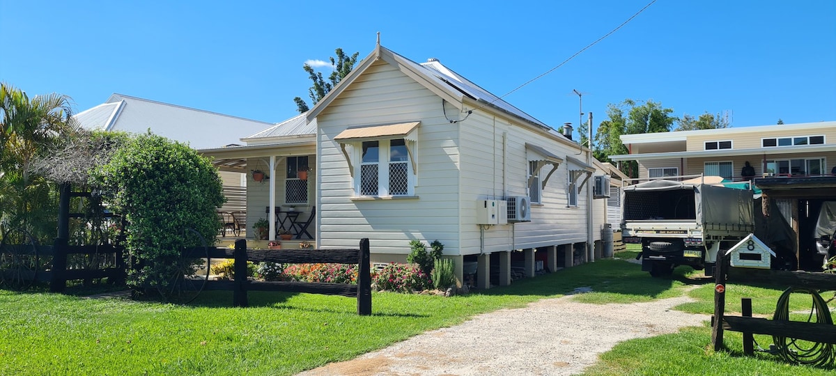 The Love Shack 5 mins from Yamba